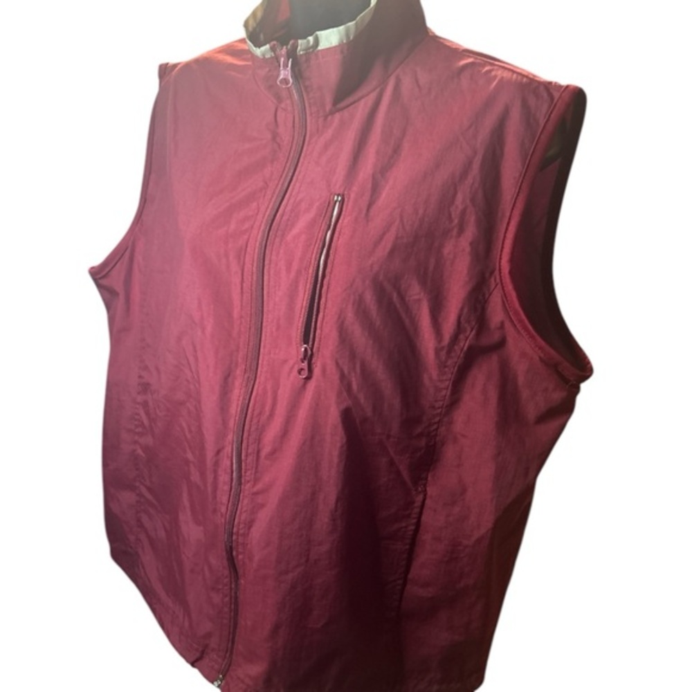 Catalina Maroon with tan interior Zip-Up Vest. 2 Velcro pockets,‎ 2 w Zipper